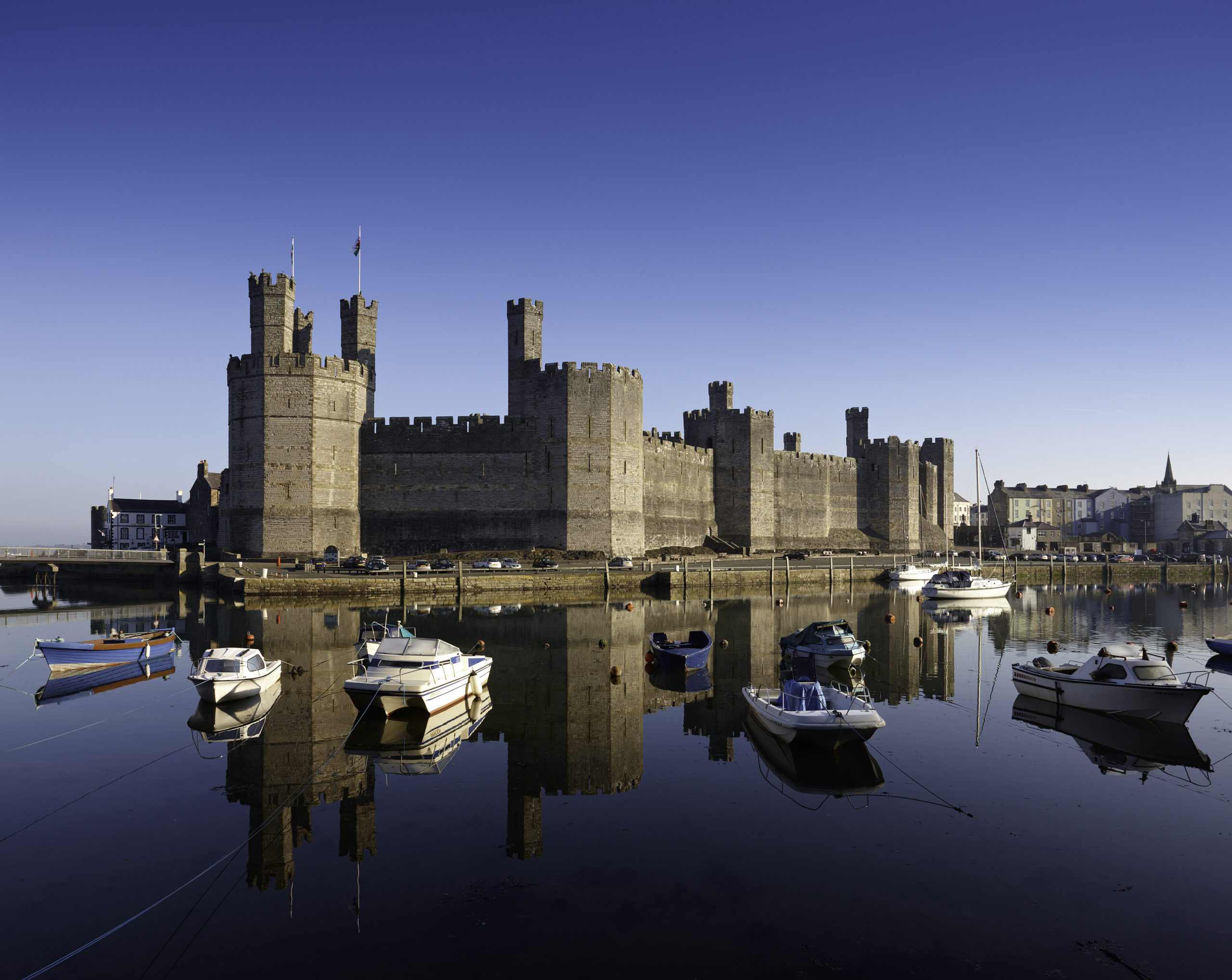 Caernarfon Castle, Autoreisen durch Wales
