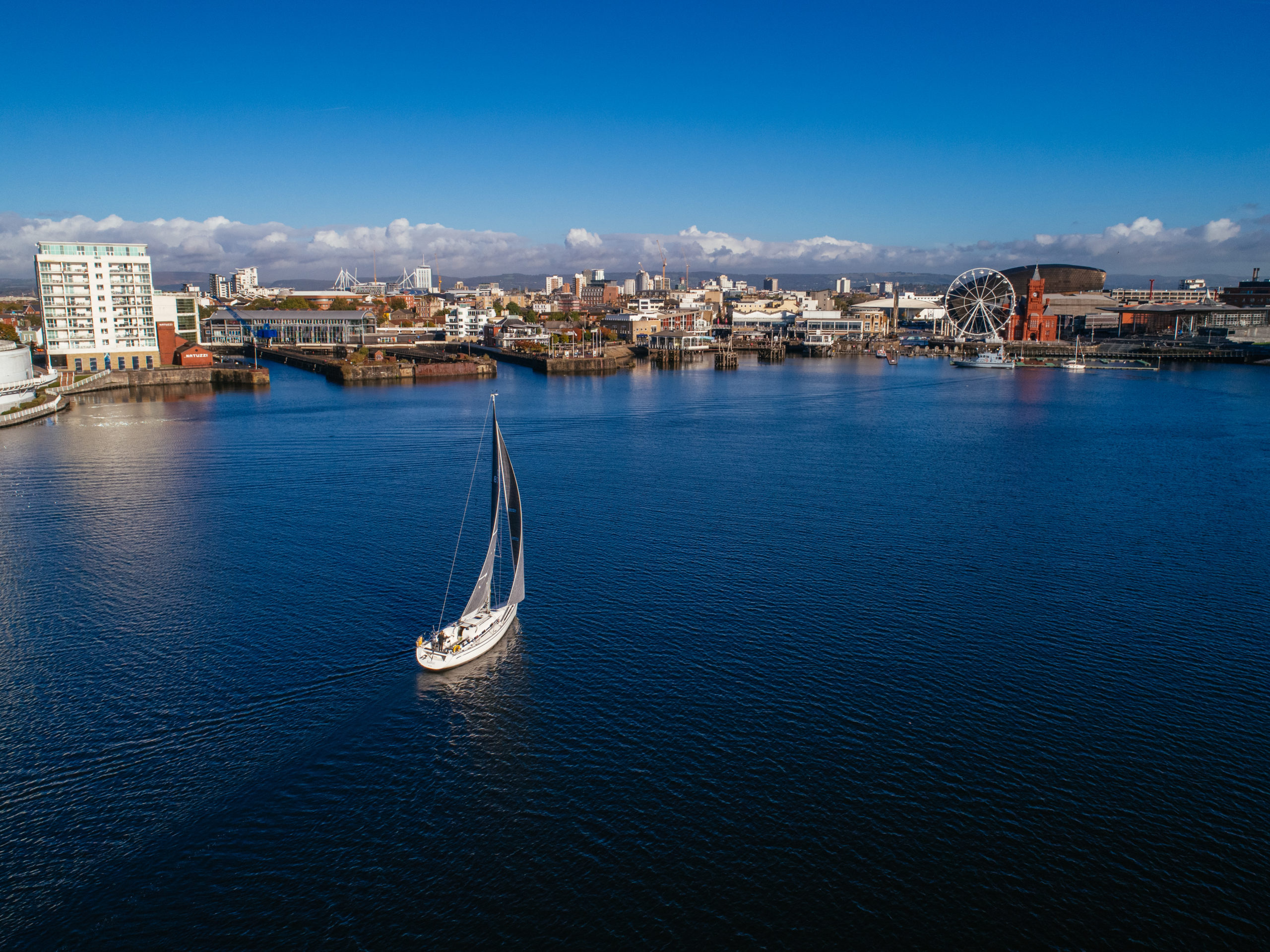 Cardiff, Reisen Wales