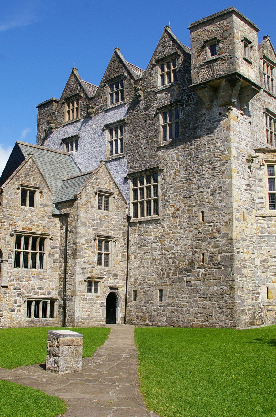 Donegal Castle, Reisen nach Irland