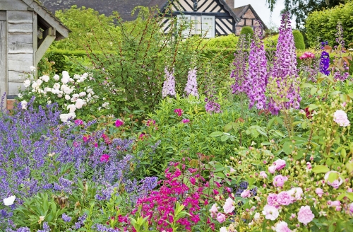 Wollerton Old Hall Garden