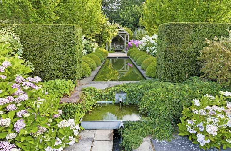 Wollerton Old Hall Garden