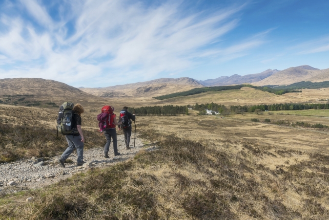Wanderer auf dem West Highland Way bei Glencoe
