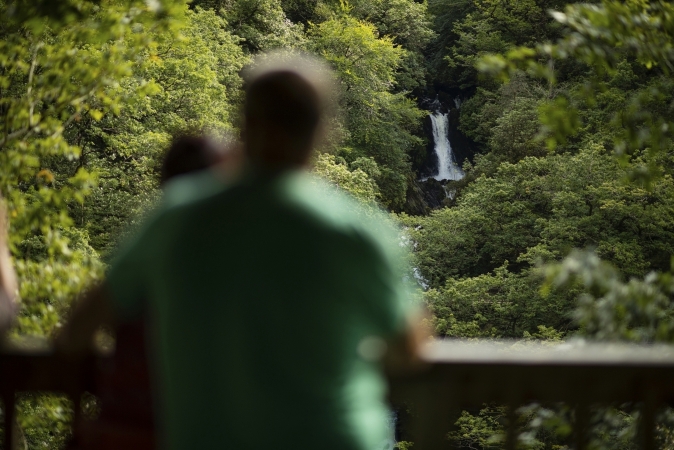 Busreise Im Land des Roten Drachen
