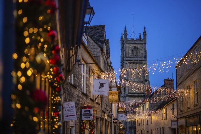 Beleuchtete Straßen in Cirencester Cotswolds England