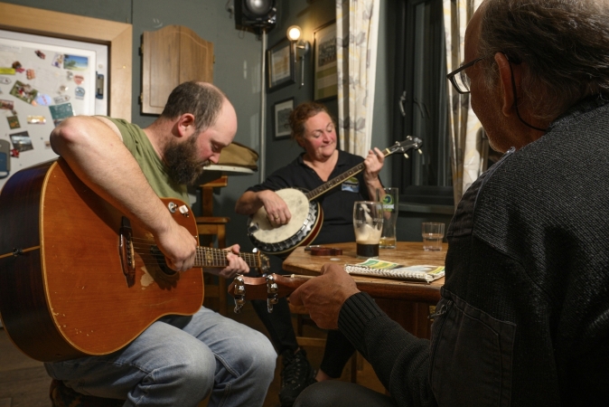 Music Session, Anchor Bay, Clare Island, Co Mayo, Irland