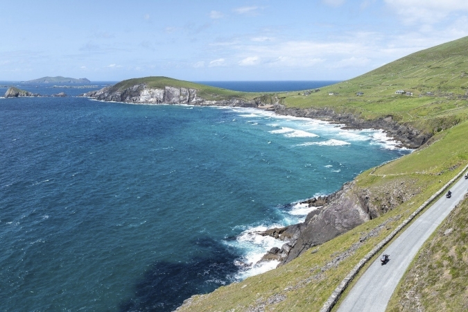 Motorradfahrer auf dem Ring of Kerry, Irland