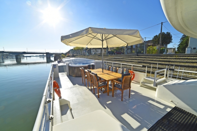 Flusskreuzfahrt durch Südbugund Frankreich mit der Finesse